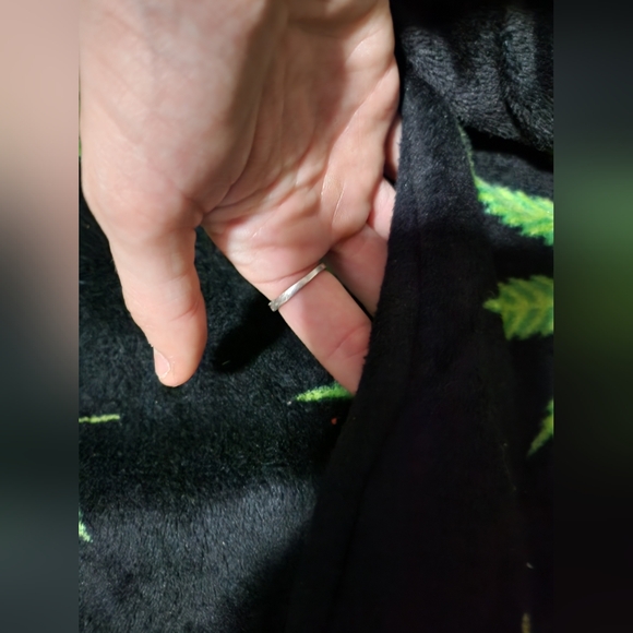 Oversized stoners fuzzy leaf blanket hoodie - Picture 2 of 2